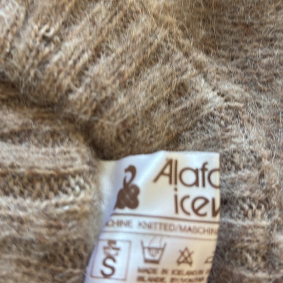 Alafoss Icewool sweater 🫎 - Picture 4 of 9